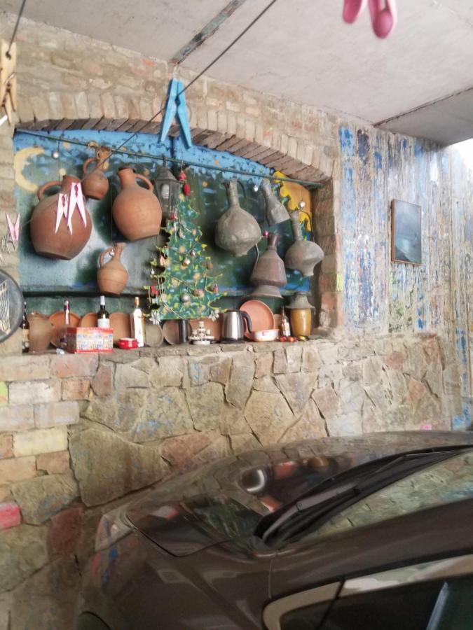 Уиут Ниниа Сад Daire Tiflis Dış mekan fotoğraf